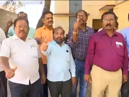 ಸಿರಗುಪ್ಪ: ನಗರದ ಸರಳಾದೇವಿ ಕಾಲೇಜಿನಲ್ಲಿ ಭಾರತೀಯ ಸೈನಿಕರಿಗೆ ಜಯಘೋಷ ಕೂಗಿದ ಉಪನ್ಯಾಸಕರು #OperationSindoor