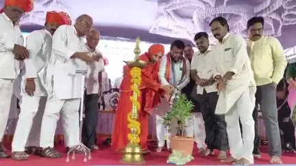 ಬಬಲೇಶ್ವರ: ನಿಡೋಣಿ ಗ್ರಾಮದಲ್ಲಿ ಬೃಹತ್ ರೈತ ಸಮಾವೇಶ ಕಾರ್ಯಕ್ರಮ ಉದ್ಘಾಟಿಸಿದ ಸಚಿವ ಎಂಬಿ ಪಾಟೀಲ್