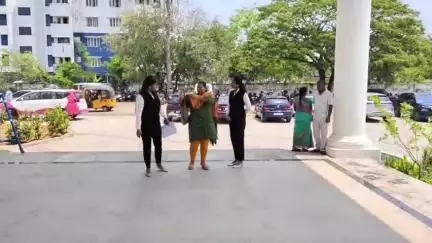 ஆவடி: சாதி ரீதியாக கொடுமைப்படுத்தும் கணவர் மீது நடவடிக்கை எடுக்கக்கோரி ஆவடி காவல் ஆணையரகத்தில் பெண் புகார்
