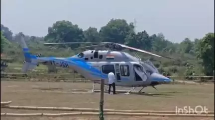 चन्द्रपुरा: अलारगो गांव में पूर्व मंत्री बेबी देवी के पुत्र अखिलेश महतो की शादी में पहुंचे मुख्यमंत्री हेमंत सोरेन
