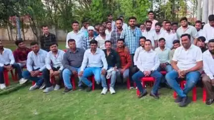 मोहखेड़: शिकारपुर निवास कमलकुंज में पूर्व सांसद ने युवा कार्यकर्ताओं के साथ की बैठक