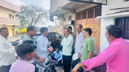 अवंतिपुर बड़ोदिया: ग्राम पागरावत में विधायक घनश्याम चंद्रवंशी ने कार्यकर्ताओं और ग्रामीणों से मुलाकात की, समस्याओं को जाना