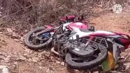 మరిపెడ: బురఖాన్పురం శివారు ,జండాల్ తండా క్రాస్ రోడ్డు వద్ద ,అదుపుతప్పి మల్టీ కొట్టిన బైక్, వ్యక్తికి తీవ్ర గాయాలు