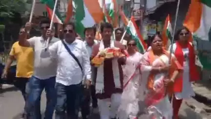 উলুবেড়িয়া ১: অপারেশন সিঁদুরের সাফল্য কামনায় উলুবেরিয়া কালী মন্দিরে পুজো বিজেপি কর্মী সমর্থকদের#operationsindoor