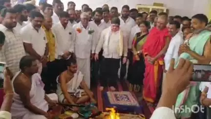 భీమదేవరపల్లి: కొత్తకొండ లోని వీరభద్ర స్వామి దేవాలయంలో ప్రత్యేక పూజలు చేశారు మంత్రి పొన్నం ప్రభాకర్