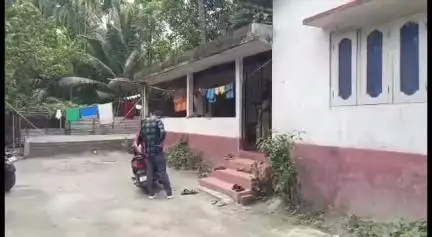 বৰমা ভাগ: কামৰ সন্ধানত বেংগালুৰুলৈ  যোৱা ধূপগুৰী গাঁৱৰ উপেন দাস সন্ধানহীন, উপায়হীন হৈ সংবাদ মাধ্যমৰ কাষ চাপে পৰিয়ালৰ লোকে