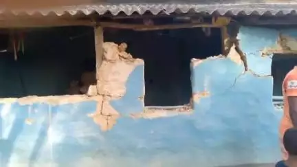 কেশিয়ারি: রেলাগেরিয়া এলাকায় দলছুট হাতি ভাঙল দুটি মাটির বাড়ি