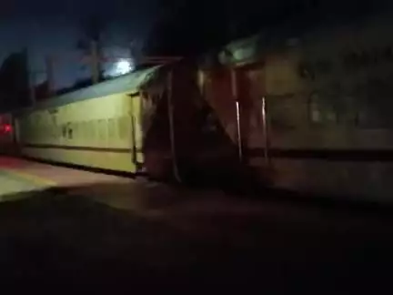 Gua tata passenger 7:30 sham main gua station pahuchi log pareshan