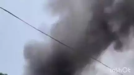 বনগাঁ: মামুদপুরে বাড়ির পিছন দিকে খড়ের গাদায় আগুন