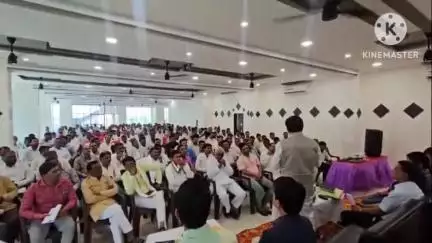 परतूर: खते बी बियाणांची विक्री करताना शेतकऱ्यांची फसवणूक होऊ नये, यासाठी कृषी विभागाने सतर्कतेने काम करावे :आमदार बबनराव लोणीकर