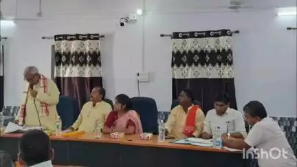 चौसा: चौसा प्रखंड मुख्यालय में 20 सूत्री कमिटी की पहली बैठक गुरुवार को आयोजित हुई