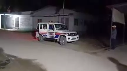 मशरक: एसएच 90 पर हनुमानगंज में हाईवा की चपेट में आए दो बाइक सवार घायल, छपरा अस्पताल रेफर