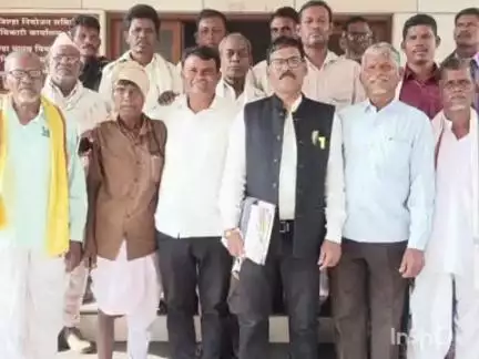 जिवती: कुसुंबीच्या 24 आदिवासींना न्याय मिळवून देणारे सामाजिक कार्यकर्ते विनोदजी खोब्रागडे