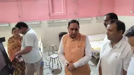 पूसा: पूसा अनुमंडलीय अस्पताल का विधायक सह सूचना एवं जनसंपर्क मंत्री ने किया निरीक्षण