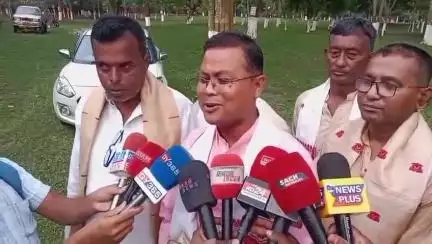 ঢকুৱাখানা ভাগ: ঢকুৱাখনাৰ মহঘুলি চাপৰি বাকৰিত৯,১০,১১মে'ত অনুষ্ঠিত হ'ব ঐতিহ্যমণ্ডিত ফাটবিহু,জাতীয় সাঁজপাৰ পৰিধানৰ আহ্বান উদযাপন সমিতিৰ