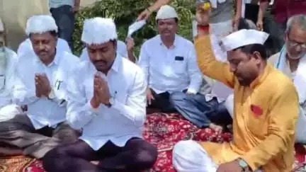 सोनपेठ: सोनपेठ येथे जिल्हा परिषद प्राथमिक शाळेच्या नवीन इमारत बांधकामाचे आमदार राजेश विटेकर यांच्या हस्ते भूमिपूजन