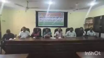 କାକଟପୁର: ଅସ୍ତରଙ୍ଗ ବ୍ଲକ ସମ୍ମିଳନୀ କକ୍ଷରେ ଅତିରିକ୍ତ ଜିଲ୍ଲାପାଳ ଙ୍କ ଉପସ୍ଥିତ ରେ ୯୫ତମ ଲବଣ ସତ୍ୟାଗ୍ରହ ପ୍ରସ୍ତୁତି ବୈଠକ
