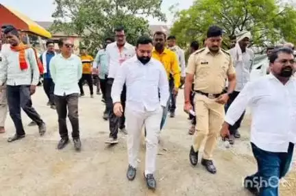 वरोरा: वरोरा  येथील बाजार समितीत नोंदणीकृत बांधकाम कामगारांसाठी किचन साहित्य वाटप शिबिर