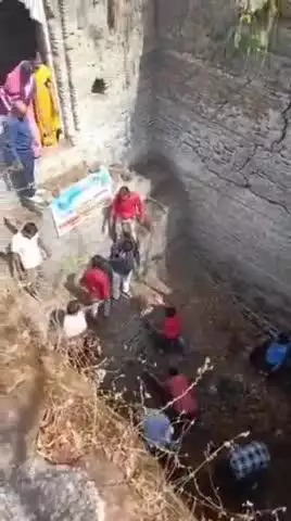 अवंतिपुर बड़ोदिया: ग्राम हड़लायकलां में जल गंगा संवर्धन अभियान के तहत प्राचीन बावड़ी की सफाई