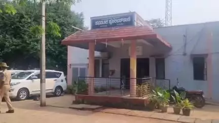 ಸವಣೂರು: ಕುಣಿಮೆಳ್ಳಿಹಳ್ಳಿ ಗ್ರಾಮದಲ್ಲಿ ತೋಟಕ್ಕೆ ವಿದ್ಯುತ್ ಶಾರ್ಟ್ ಸರ್ಕ್ಯೂಟ್‌ನಿಂದ ಬೆಂಕಿ, 290 ಗಿಡಗಳು ಭಸ್ಮ