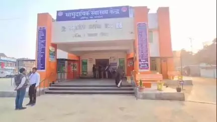 लौरिया: लौरिया में कार की टक्कर से बाइक सवार की दर्दनाक मौत, दायां पैर अलग हुआ