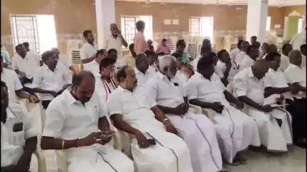 பரமக்குடி: கீர்த்தி மகாலில் அதிமுக சார்பில் ஆலோசனை கூட்டம்
