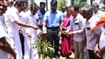 கொடுமுடி: கொல்லங்கோவில் இச்சிபாளையம் உள்ளிட்ட பகுதிகளில் பல்வேறு முடிவுற்ற பணிகளை தொடங்கி வைத்தார் அமைச்சர் முத்துசாமி