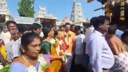 கொடுமுடி: கொடுமுடி மகேஸ்வரர் மற்றும் வீரநாராயணப் பெருமாள் திருக்கோவிலின் சித்திரை தேர் திருவிழா எம்எல்ஏ கலந்து கொண்டு சிறப்பித்தார்