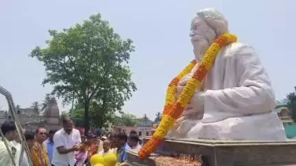 কান্দি: কান্দি পৌরসভার উদ্যোগে কান্দি বানি সংঘর মাঠে বিশ্বকবি কবি রবীন্দ্রনাথ ঠাকুরের ১৬৪তম জন্মদিন পালন, উপস্থিত MLA