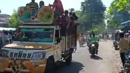 நிலக்கோட்டை: ஜீ.தும்மலப்பட்டியில் முத்தாலம்மன் கோவில் திருவிழாவை ஒட்டி நடைபெற்ற இரட்டை மாட்டு வண்டி பந்தயம்