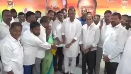 చౌటుప్పల్: అభివృద్ధి పనులకు శంకుస్థాపన చేసిన MLA కోమటిరెడ్డి రాజగోపాల్ రెడ్డి, అధికారుల, కాంట్రాక్టర్ల తీరుపై ఆగ్రహం
