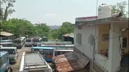 जलोग: एचआरटीसी रामपुर डीपो की रामपुर- जम्मू बस सेवा स्थगित, हेडक्वाटर से मिले निर्देश