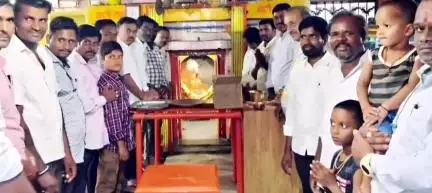 ಮಾನ್ವಿ: ಆಪರೇಷನ್ ಸಿಂಧೂರ ಯಶಸ್ವಿ, ಪಟ್ಟಣದ ಆಂಜನೇಯ ದೇವಸ್ಥಾನದಲ್ಲಿ ಪೂಜೆ
