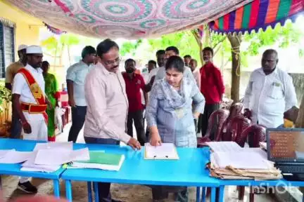 వర్ధన్నపేట: భూ సమస్యలు ఉన్నవారు రెవెన్యూ సదస్సులో దరఖాస్తులు అందజేసి భూ సమస్యలు  పరిష్కరించుకోవాలి, చెన్నారంలో కలెక్టర్ పిలుపు