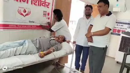कुरडेग: कुरडेग प्राथमिक स्वास्थ्य केंद्र में रक्तदान शिविर का आयोजन, 21 लोगों ने किया रक्तदान