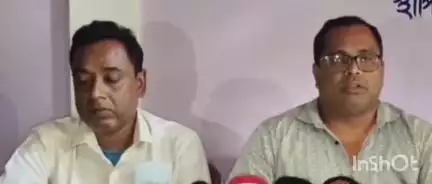 নগৰবেৰা: নগৰবেৰাৰ বিক্ৰম ছাৰাভাই চাইন্স একাডেমী কৰ্তৃপক্ষৰ বিৰুদ্ধে জালিয়াতিৰ অভিযোগ, নগৰবেৰাত সংবাদমেল সম্বোধন দুগৰাকী অভিভাৱকৰ
