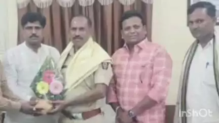 चाकूर: पोलीस निरीक्षक अशोक अनंत्रे यांचा शिवा संघटनेच्या जिल्हा कार्यकारिणीच्या वतीने पोलीस ठाण्यात सत्कार