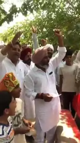 श्रीकरणपुर विधायक और श्रीगंगानगर सांसद ने श्रीकरणपुर के सीमावर्ती क्षेत्र के दौरे पर ग्रामीणों से की मुलाकात