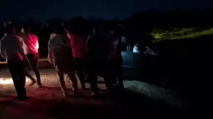 परांडा: वारदवाडी भूम रोडवर वाकडी फाट्याजवळ वाहकाचे नियंत्रण सुटल्याने कारचा अपघात सुदैवाने जीवितहानी नाही