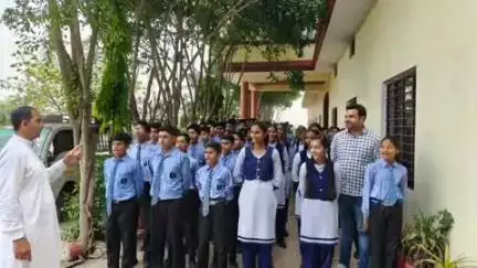 आवासीय संस्कार शोधक शिविर के लिए जिला आर्य प्रतिनिधि सभा के मंत्री रवि शास्त्री ने किया बच्चों क़ो जागरूक 
संदीप दहिया
