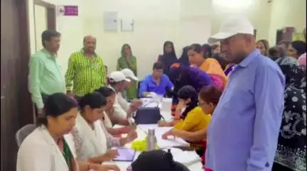 हायाघाट: सुरहाचट्टी के प्राथमिक स्वास्थ्य केंद्र में 96 गर्भवती महिलाओं का प्रधानमंत्री मातृत्व सुरक्षा योजना के तहत इलाज और जांच