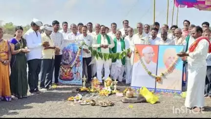 ಅಣ್ಣಿಗೇರಿ: ಅಣ್ಣಿಗೇರಿ-ಮಜ್ಜಿಗುಡ್ಡ ರಸ್ತೆ ಬಳಿ ಗಾಣಿಗ ಸಮಾಜದ ಸಭಾಭವನ ಕಟ್ಟಡ ಕಾಮಗಾರಿಗೆ ಶಾಸಕ ಎನ್.ಹೆಚ್.ಕೋನರಡ್ಡಿ ಭೂಮಿಪೂಜೆ