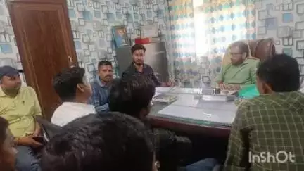 चौथम: शत-प्रतिशत शौचालय निर्माण के लिए बीडीओ ने दिए निर्देश