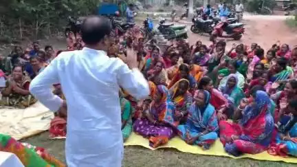 কেশিয়ারি: কুসুমপুরে মহিলা তৃণমূল কংগ্রেসের উদ্যোগে অঞ্চলে আচল কর্মসূচি পালন করা হলো, উপস্থিত বিধায়ক