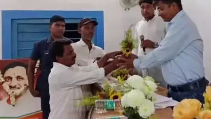 খেজুরি ১: খেজুরী গ্রাম পঞ্চায়েতের উদ্যোগে শুক্রবার দুপুর রবীন্দ্রনাথের জন্ম দিন পালন অনুষ্ঠানে উপস্থিত বিধায়ক