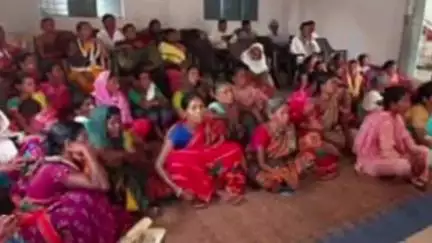 गोइलकेरा: कराईकेला पंचायत भवन में अबुआ आवास योजना को लेकर हुई बैठक