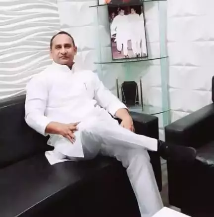 जय सियाराम ।।🙏
जीवन मे जरूरी नही कि प्रत्येक व्यक्ति आपको समझ पाए, क्योंकि तराजू सिर्फ वजन बता सकता है, क्वालिटी नही।