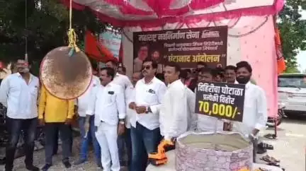 चिखली: मनरेगा अंतर्गत मंजूर झालेल्या सिंचन विहिरीत भ्रष्टाचार, मनसेचे पंचायत समितीसमोर घंटानात आंदोलन