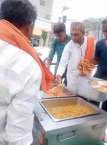 मालगोदम रोड कासगंज माननीय मुख्यमंत्री योगी आदित्यनाथ जी को जन्मदिन कीविश्व हिंदू महासंघ की हार्दिक बधाई और शुभकामनाएं,,,