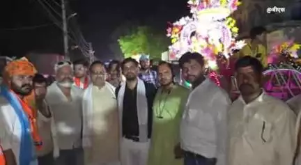 किरावली: अछनेरा में धूमधाम से भगवान परशुराम की शोभायात्रा निकाली गई